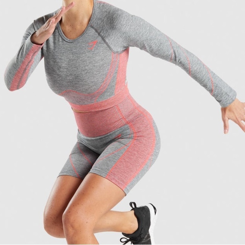 GYMSHARK HYPER AMPLIFY LONG SLEEVE CROP TOP